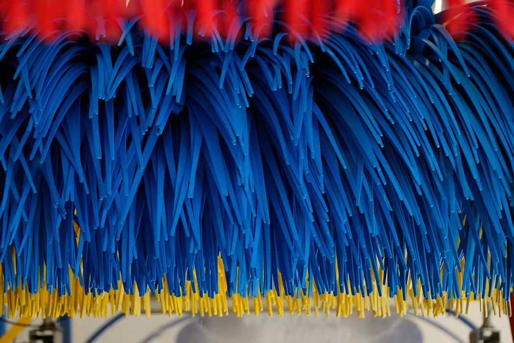 Breeze Thru Car Wash - Pershing Image