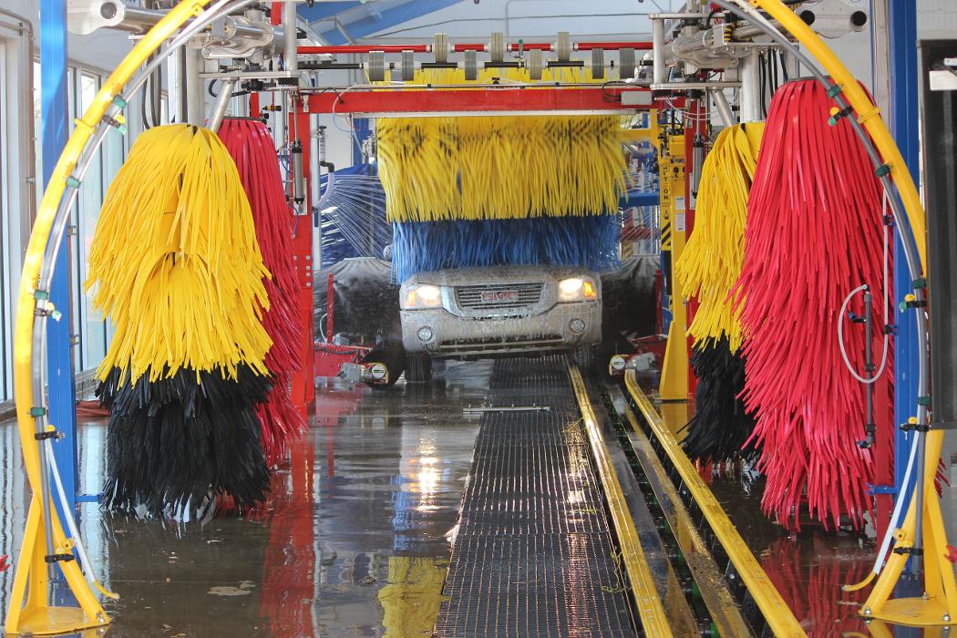 Breeze Thru Car Wash - Greeley Image