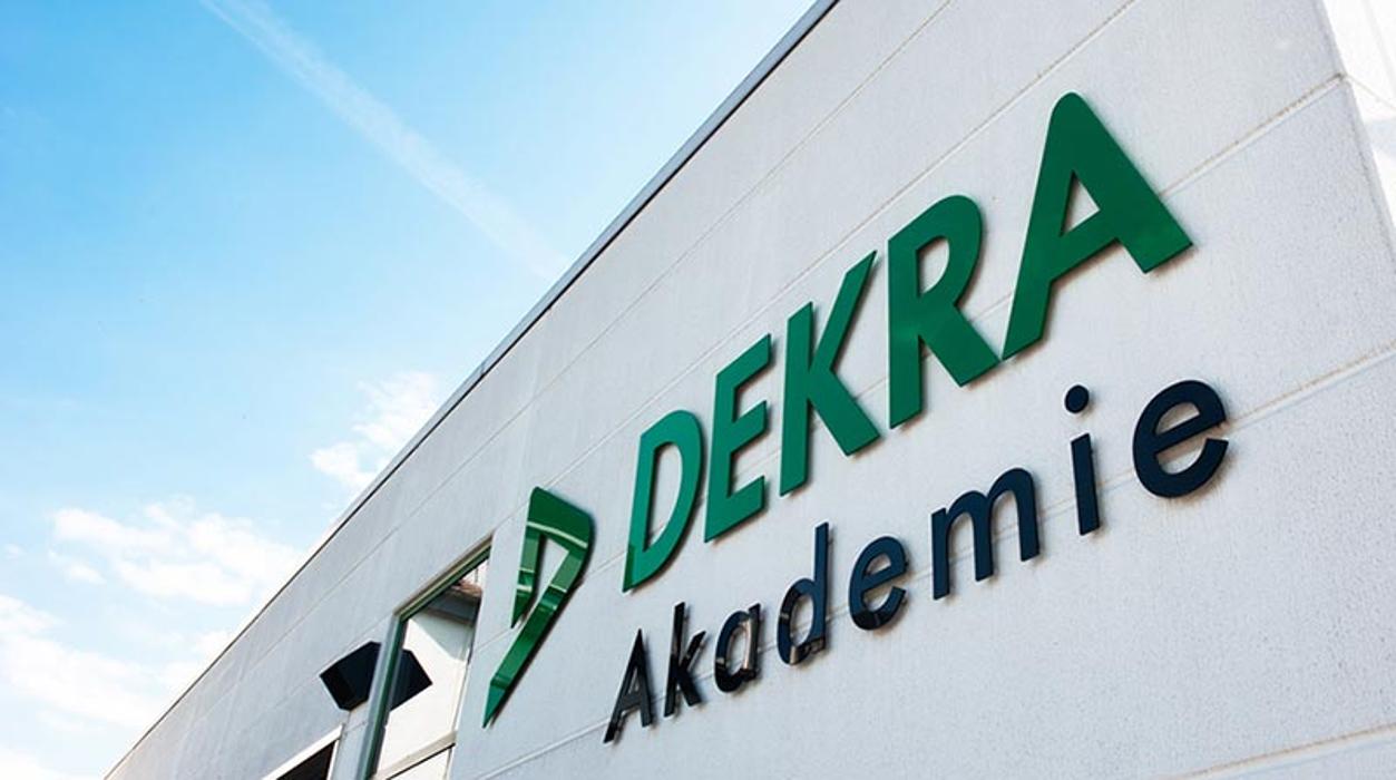 Dekra Akademie Itzehoe Itzehoe Oelixdorfer Strasse 2 Offnungszeiten Angebote