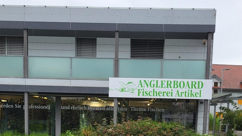 Anglerboard, Bahnhofstrasse in Ins