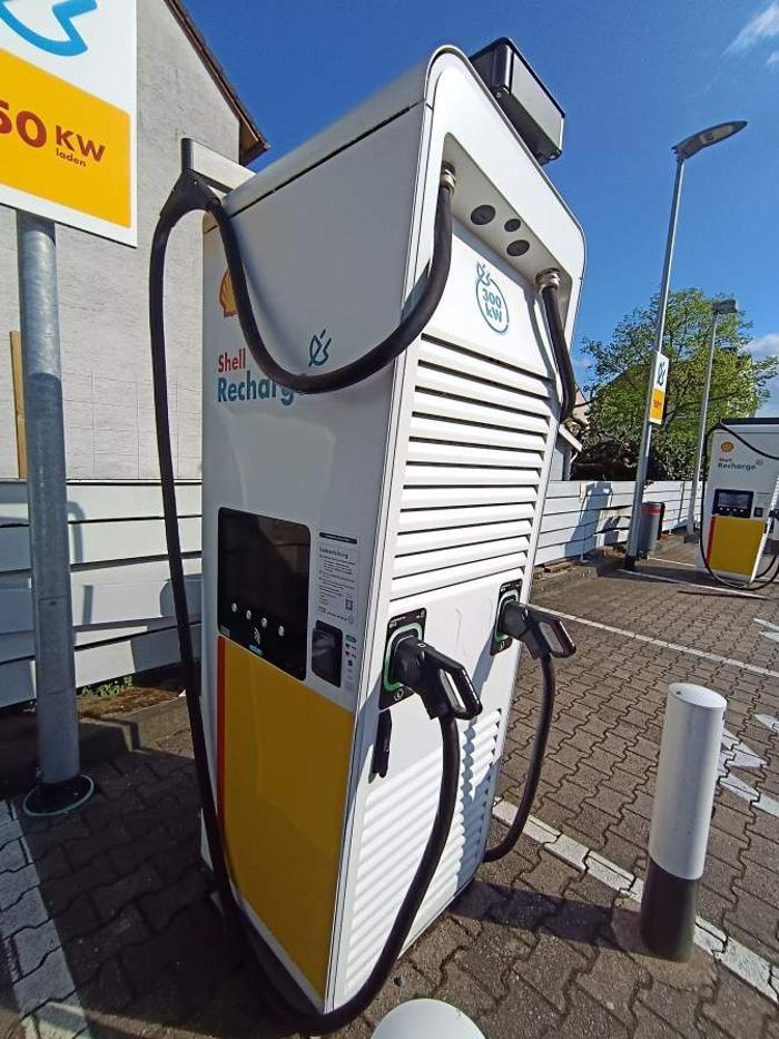 Shell Recharge Charging Station, Am Kreuzstein in Maintal