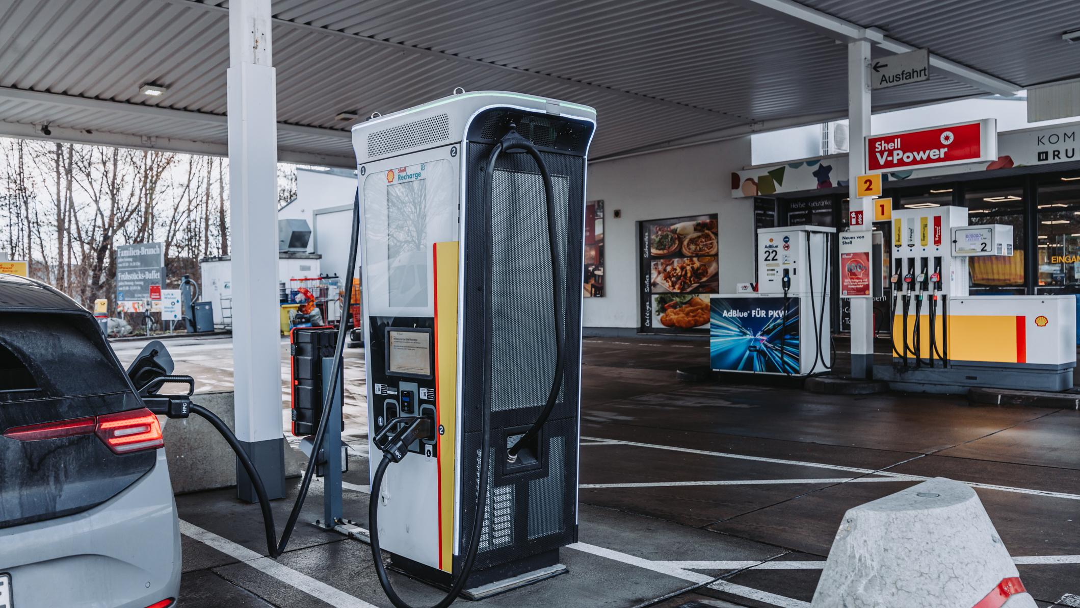 Shell Recharge Charging Station, Junkersstraße in Regensburg