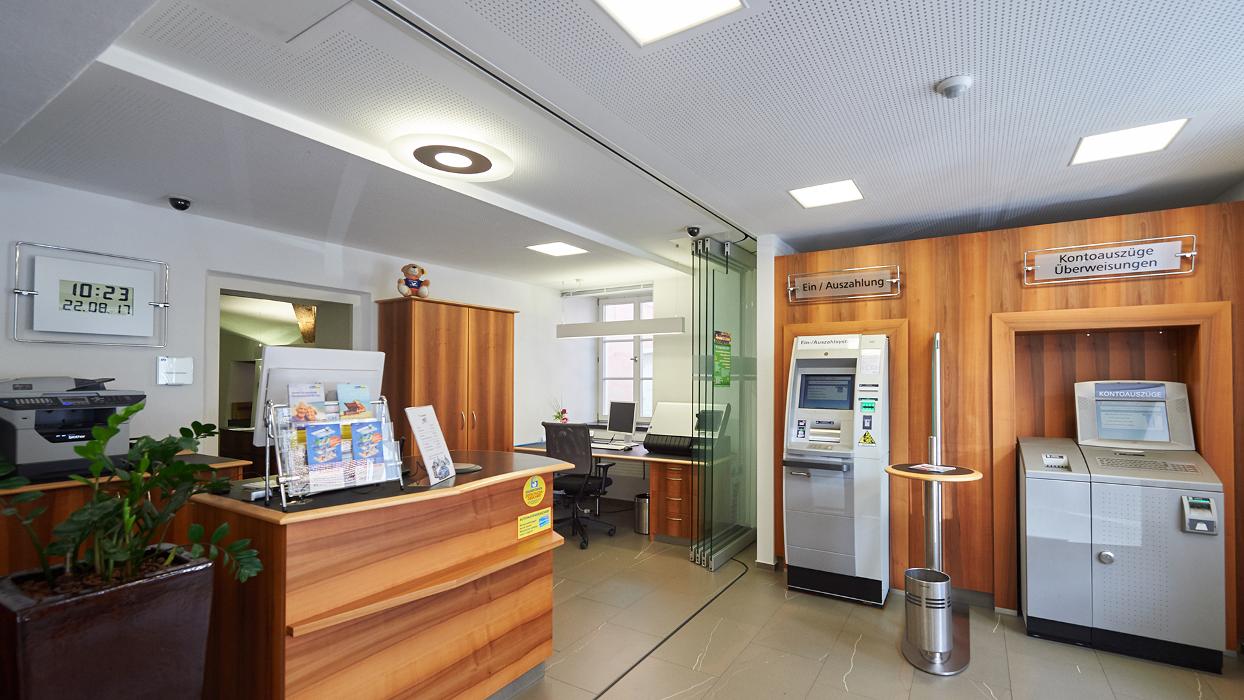 Volksbank Raiffeisenbank Oberbayern Südost eG - Filiale Tittmoning, Stadtplatz in Tittmoning