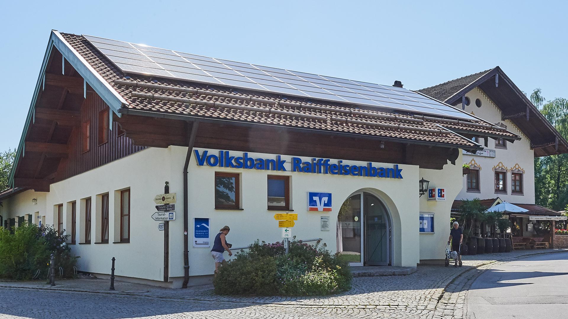 Volksbank Raiffeisenbank Oberbayern Südost eG - Filiale Bergen, Raiffeisenplatz in Bergen