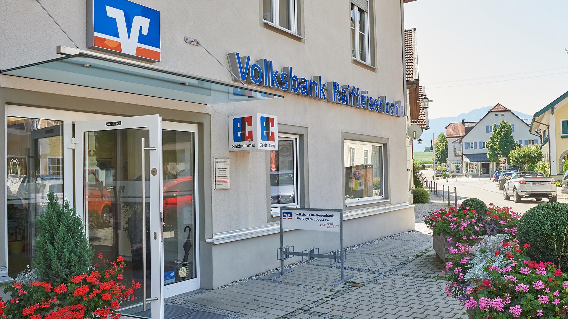 Volksbank Raiffeisenbank Oberbayern Südost eG - Filiale Grabenstätt, Marktplatz in Grabenstätt