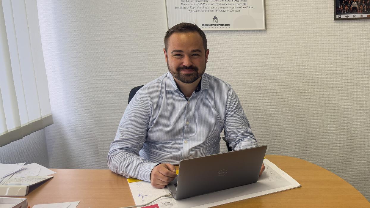 Mecklenburgische Versicherung Nico Fischer, Exerzierplatz in Kiel