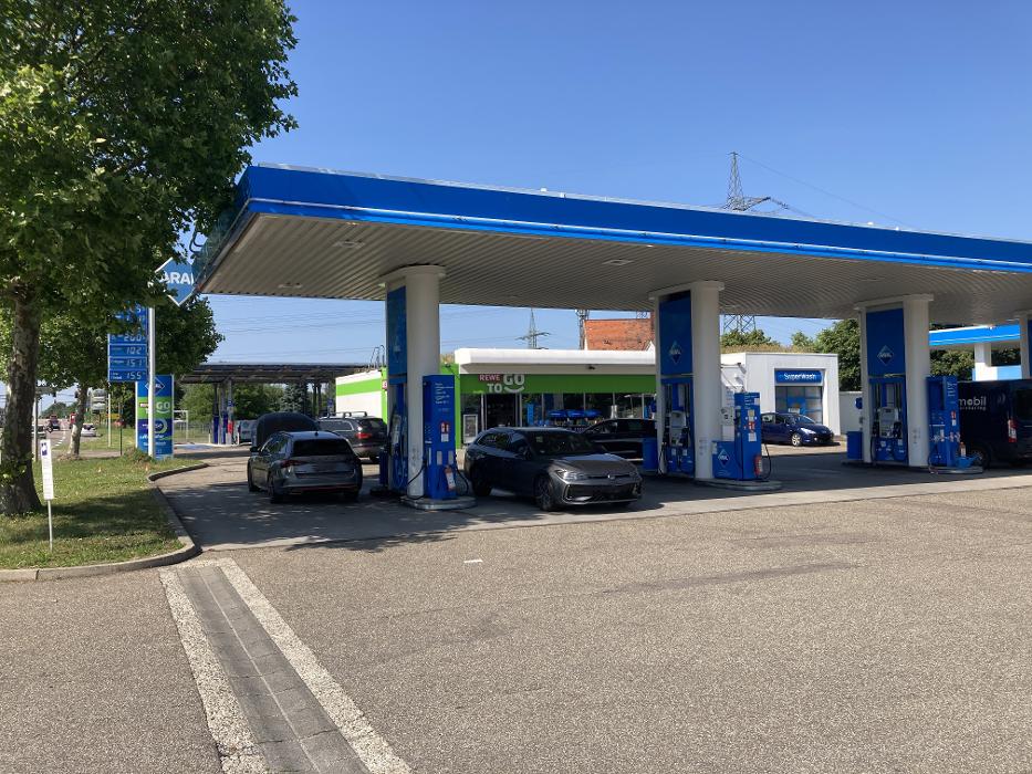 Aral pulse Ladestation, Karlsruher Straße in Ettlingen