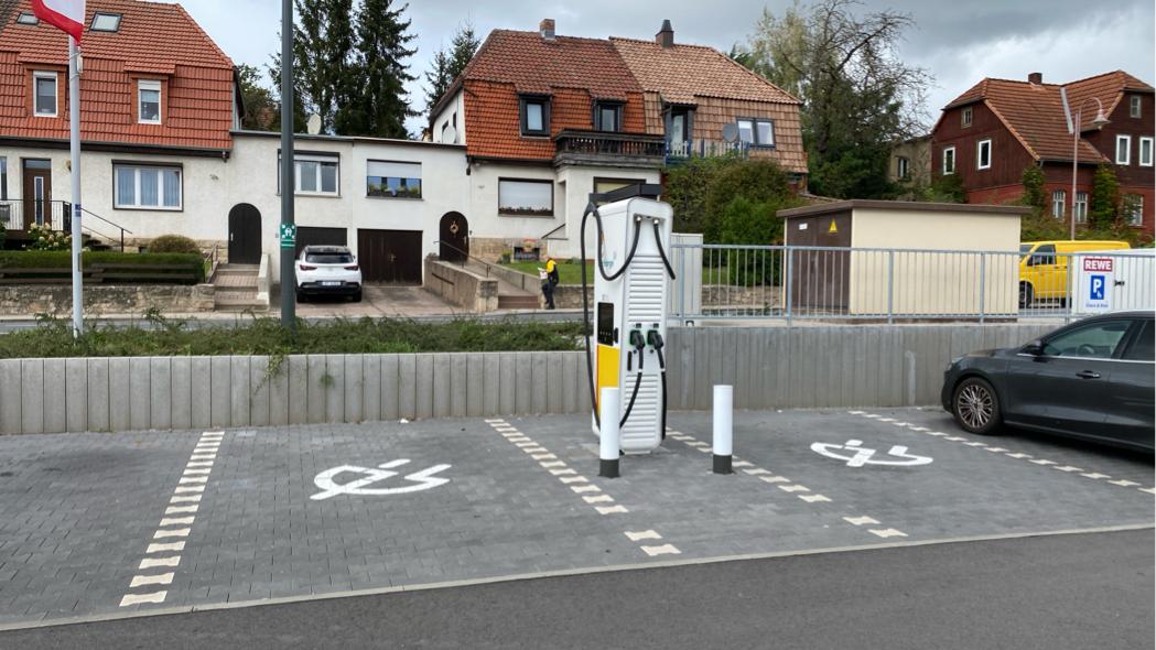 Shell Recharge Charging Station, Erfurter Straße in Kranichfeld