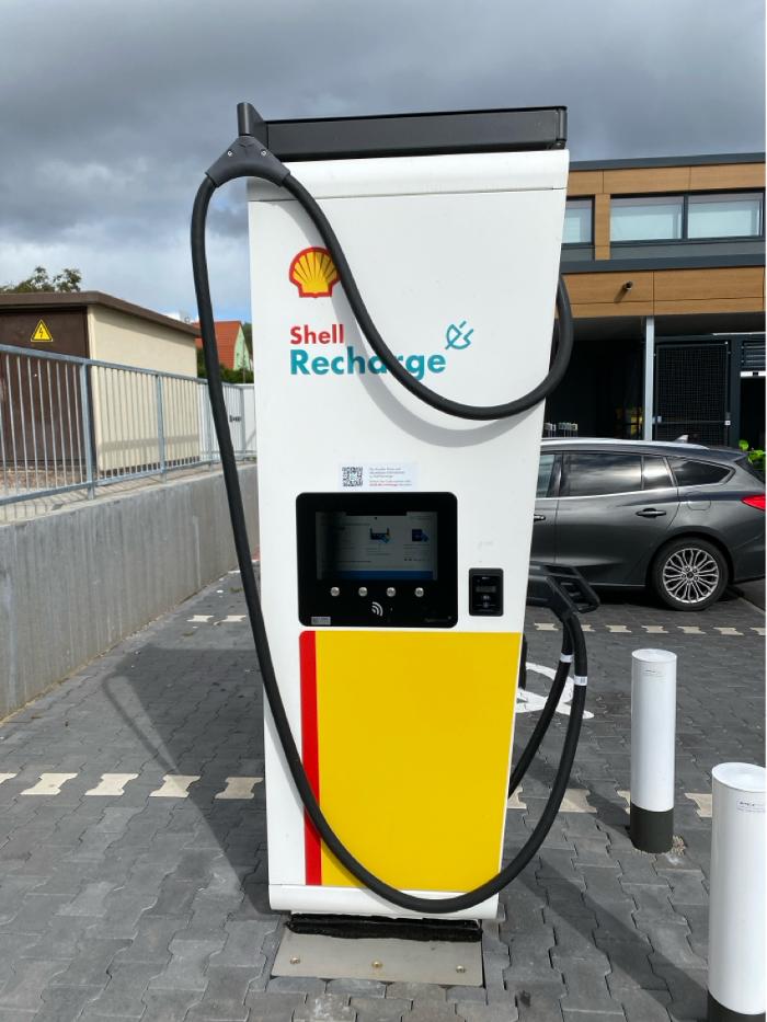 Shell Recharge Charging Station, Erfurter Straße in Kranichfeld