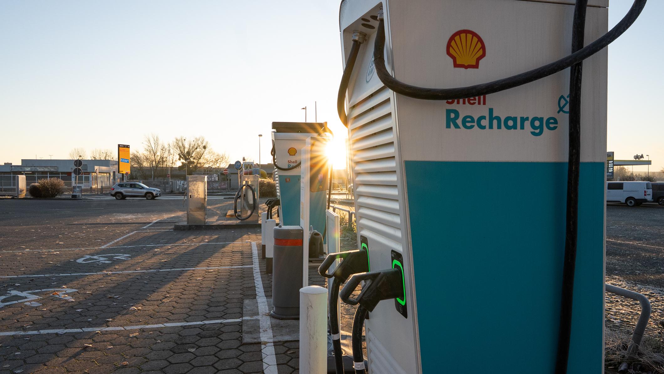 Shell Recharge Charging Station, Magdeburger Chaussee in Burg (bei Magdeburg)