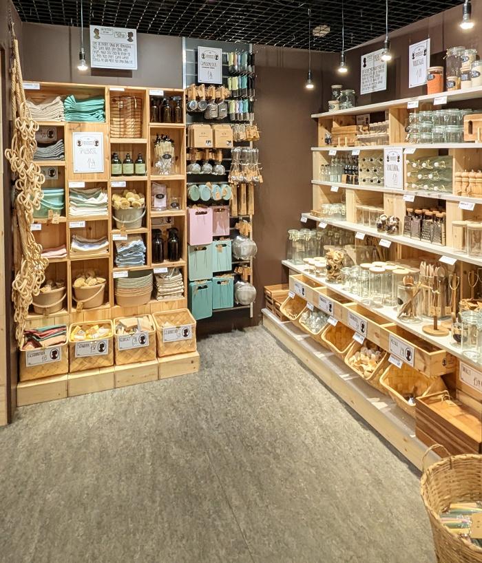 Søstrene Grene, Herrenholz in Buntekuh