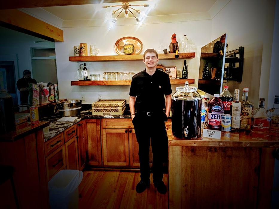 E & K Professional Bartending, LLC Image