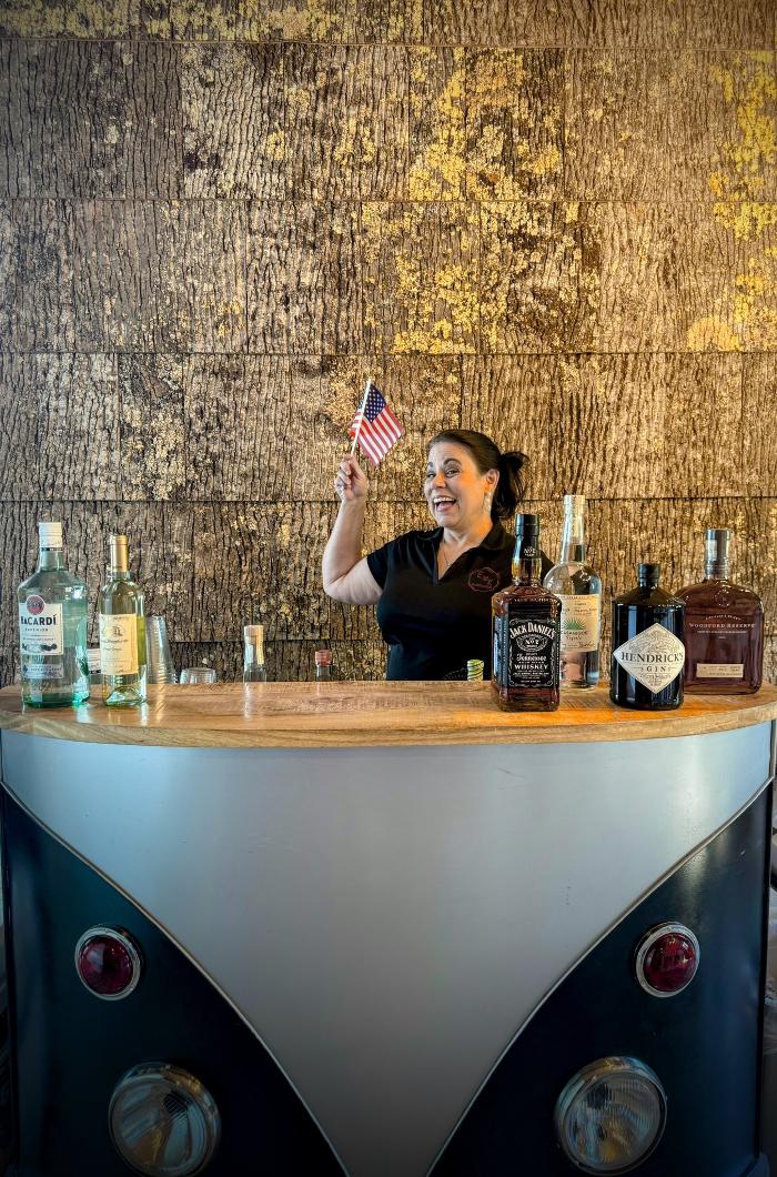 E & K Professional Bartending, LLC Image