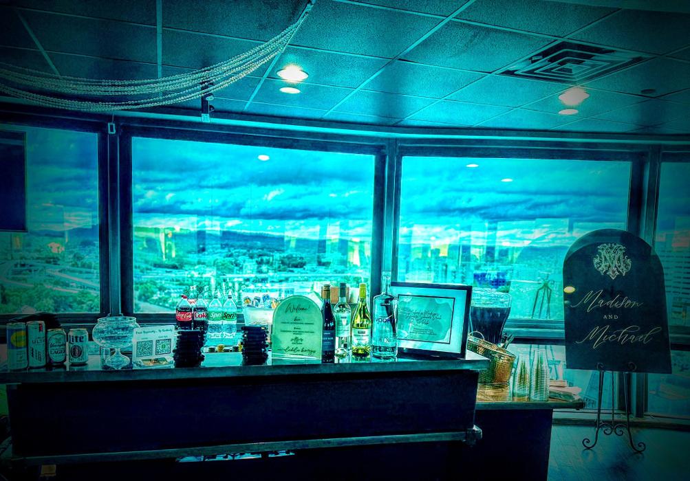 E & K Professional Bartending, LLC Image