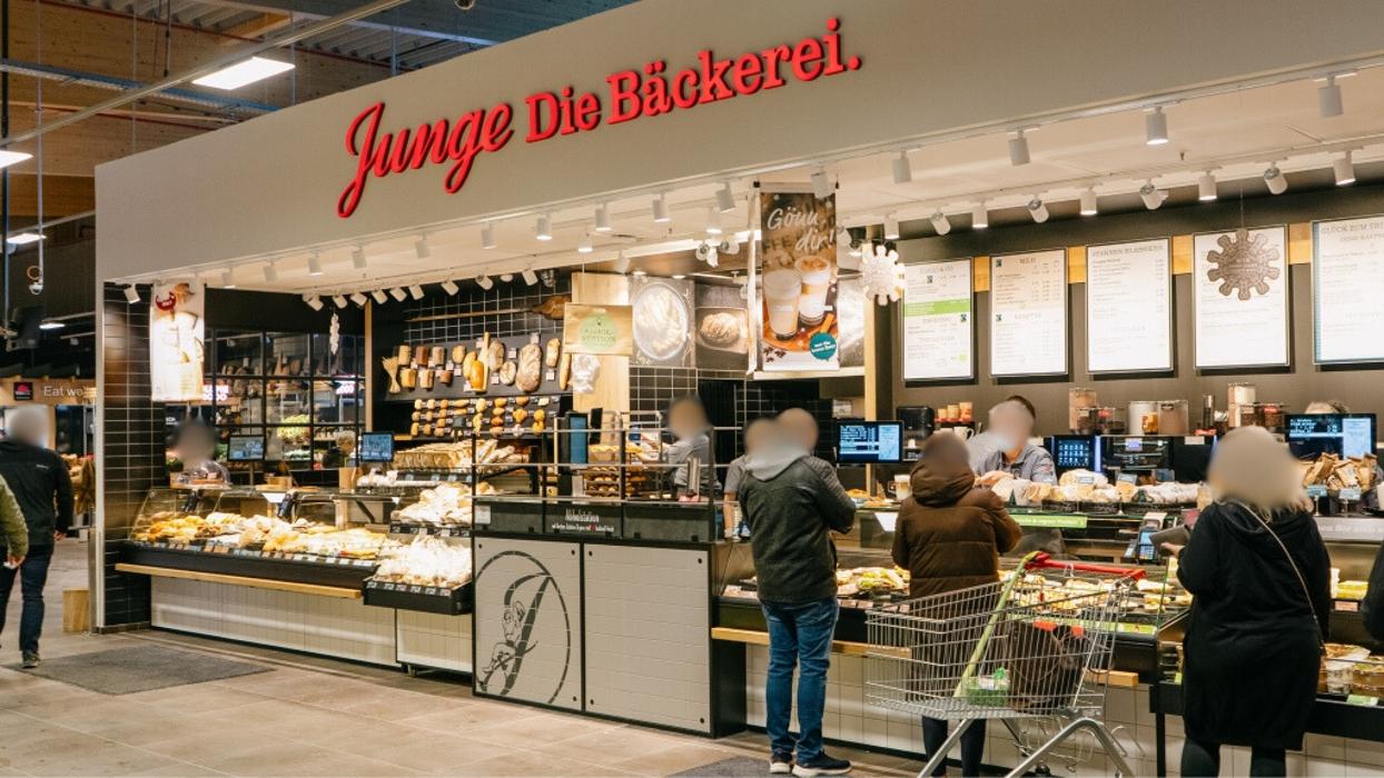 Junge Die Bäckerei., Sierksdorfer Straße in Neustadt in Holstein