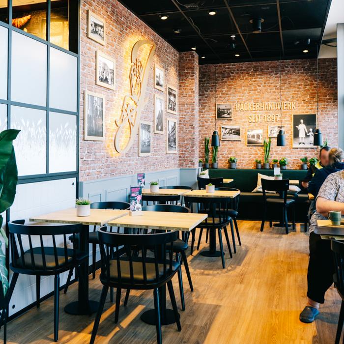 Junge Die Bäckerei., Wesloer Landstraße in Lübeck