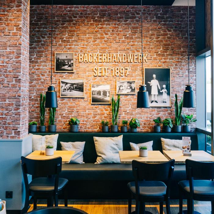 Junge Die Bäckerei., Wesloer Landstraße in Lübeck