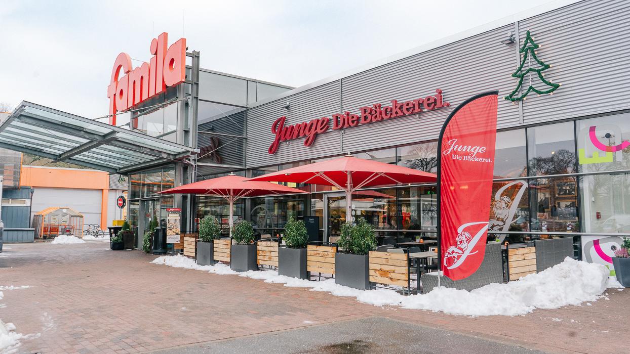 Junge Die Bäckerei., Wesloer Landstraße in Lübeck