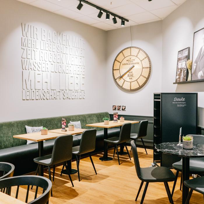 Junge Die Bäckerei., Nobelstraße in Rostock