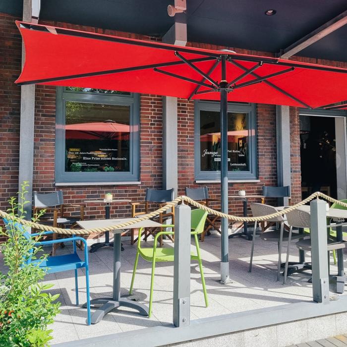 Junge Die Bäckerei., Hafenstraße in Lübeck