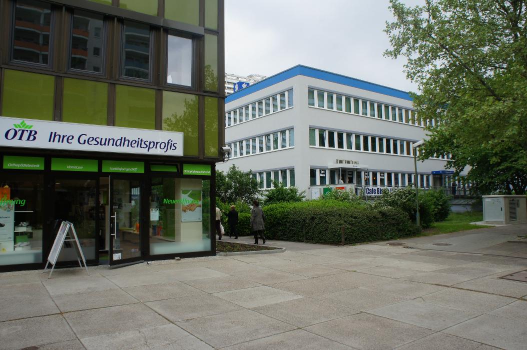 OTB Sanitätshaus Berlin-Marzahn, Helene-Weigel-Platz in Berlin