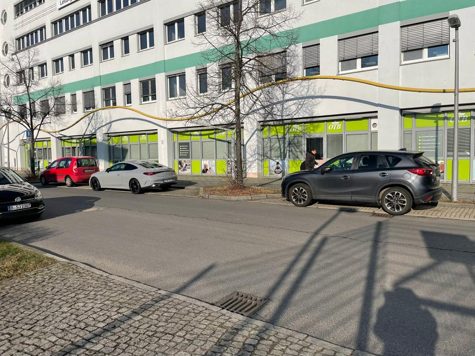 OTB Kundenservicecenter Marzahn, Meeraner Straße in Berlin