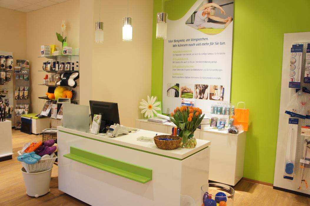 OTB Sanitätshaus Berlin-Karlshorst, Treskowallee in Berlin