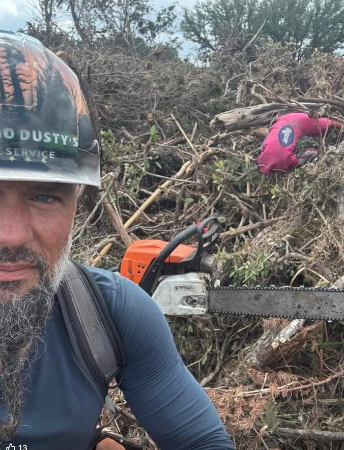 Dynamo Dusty's Tree Service Image