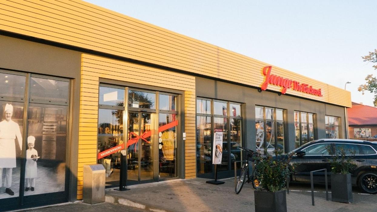 Junge Die Bäckerei., Strelitzer Straße in Waren (Müritz)