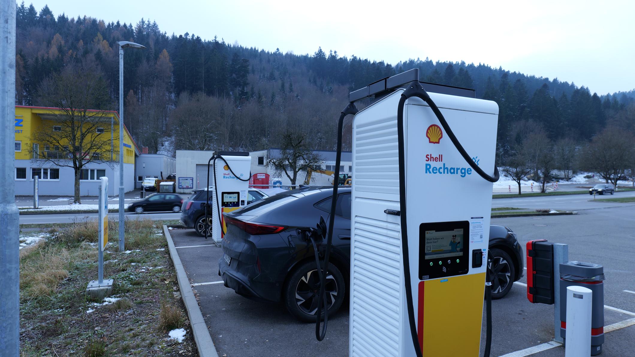 Shell Recharge Charging Station, Trossinger Straße in Tuttlingen