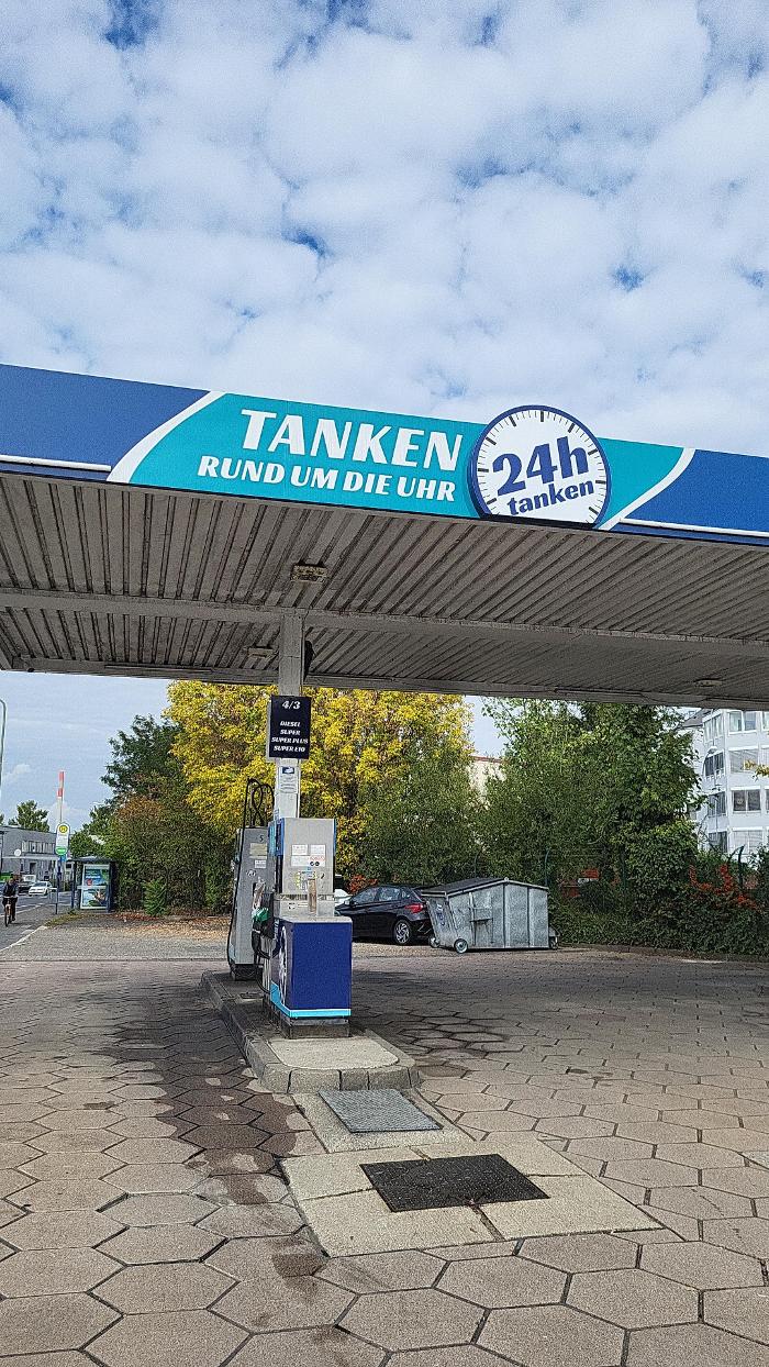 Tankstelle am Profimarkt, Senefelderstraße in Offenbach am Main