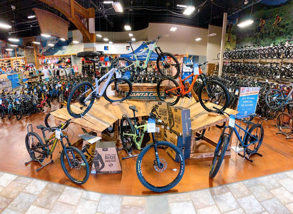 Sun & Ski Sports Image