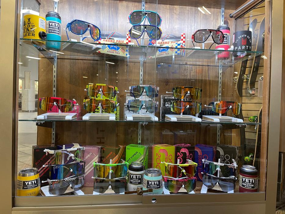 Sun & Ski Sports Image