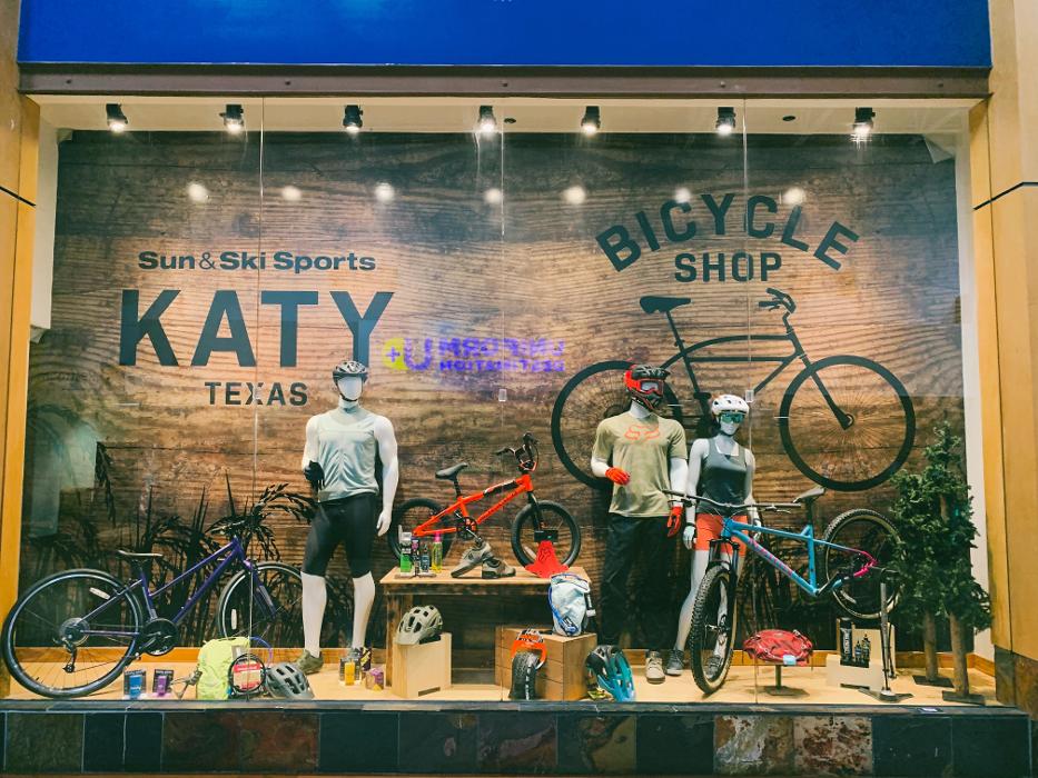 Sun & Ski Sports Image