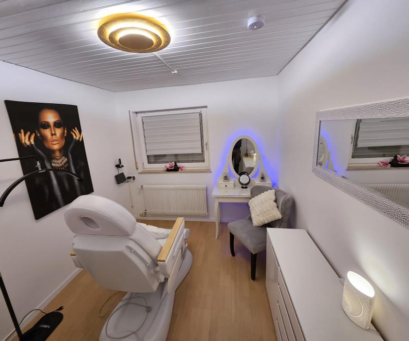 Stephanie Kahlert Kosmetik, Schillerstraße in Ötisheim