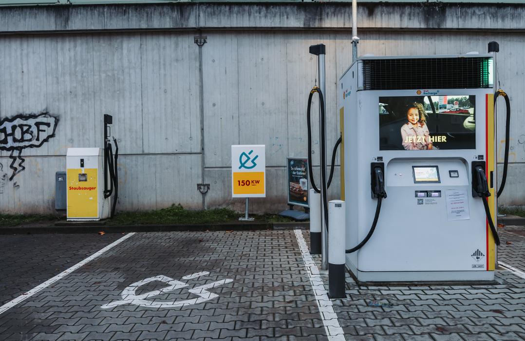 Shell Recharge Charging Station, Mörfelder Landstr. in Frankfurt am Main