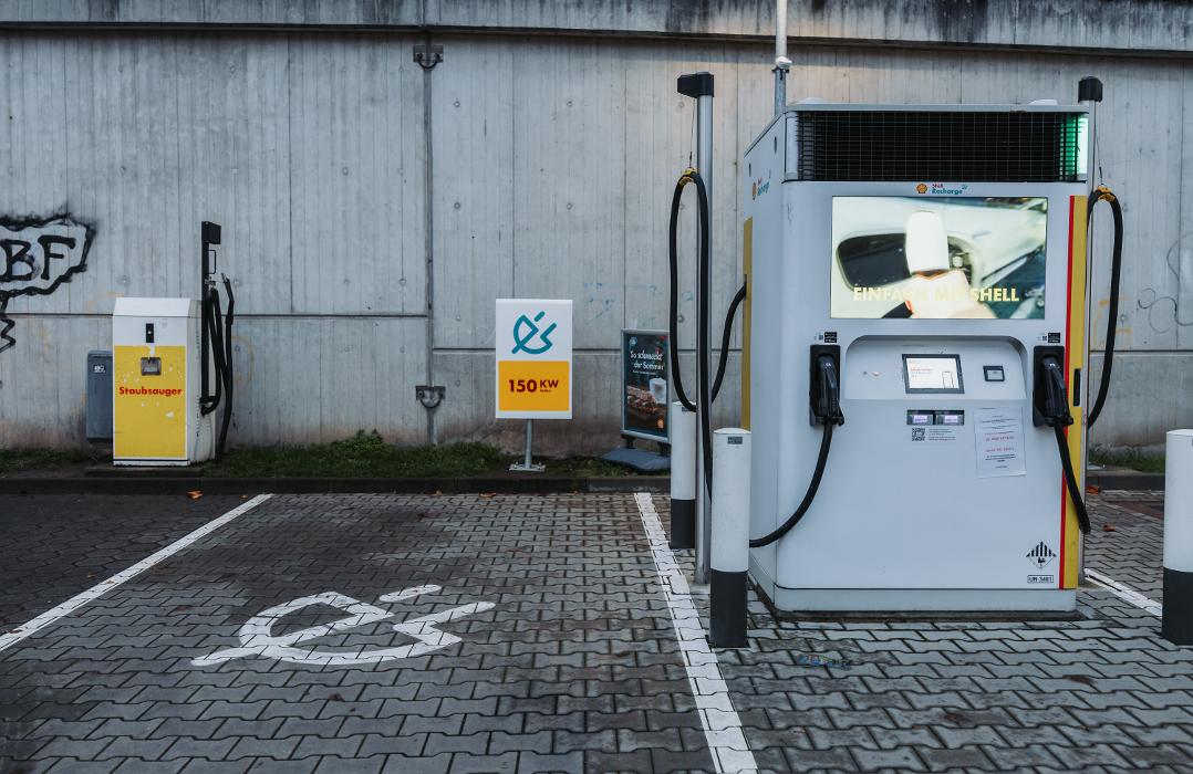 Shell Recharge Charging Station, Mörfelder Landstr. in Frankfurt am Main