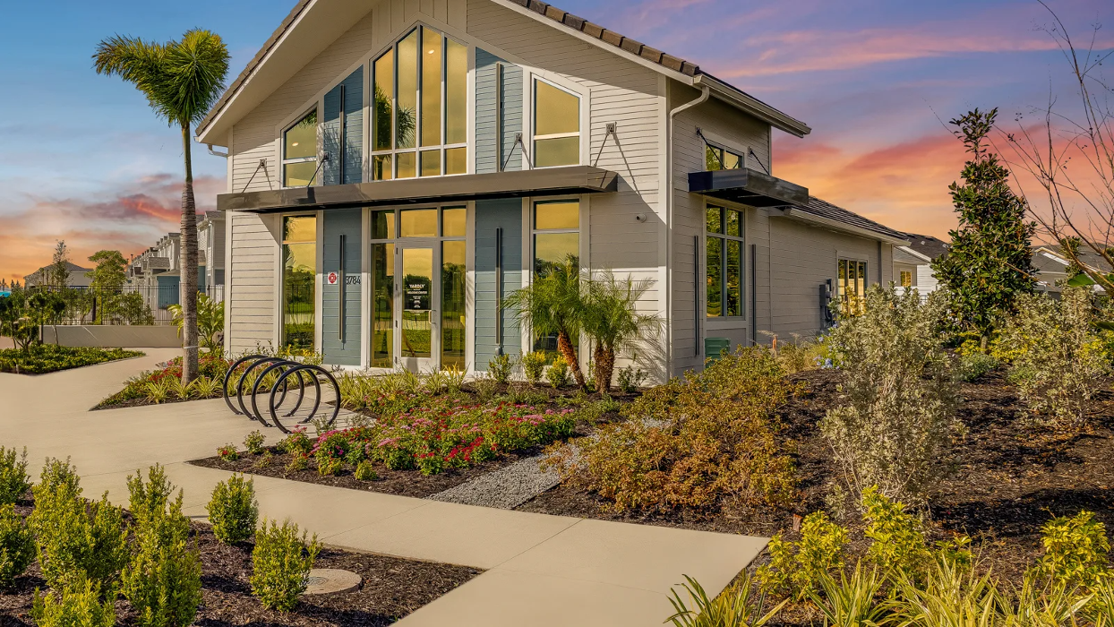 Yardly Bellalago Image