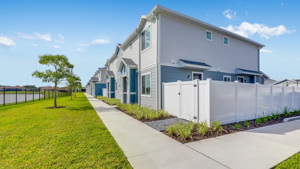 Yardly Bellalago Image