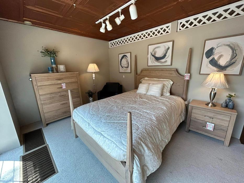 Crowl Interiors & Furniture Image