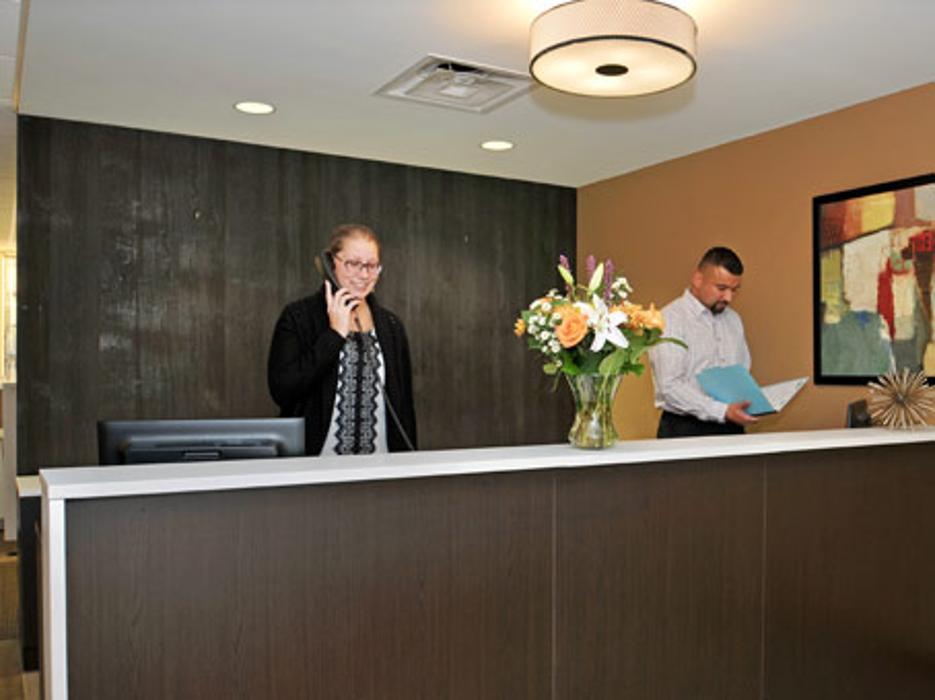 Thomas, Chris T DDS - Chris T Thomas, DDS - Oak Park, IL