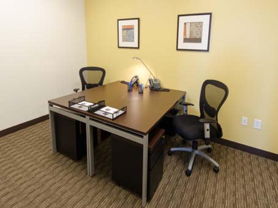 Regus - North Carolina, Winston-Salem - St. George Square - Winston Salem, NC