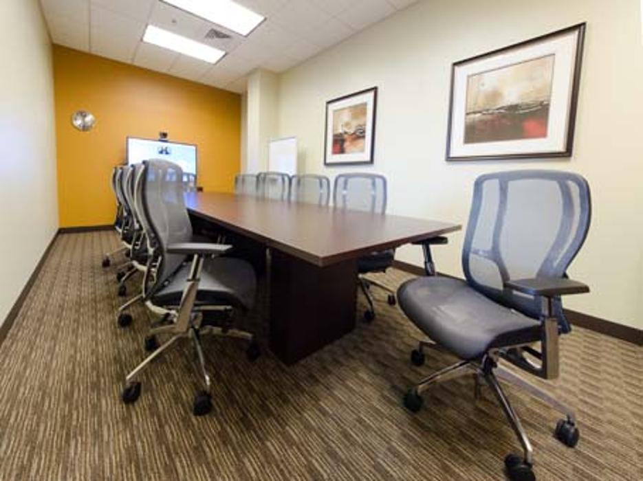Regus - North Carolina, Winston-Salem - St. George Square - Winston Salem, NC