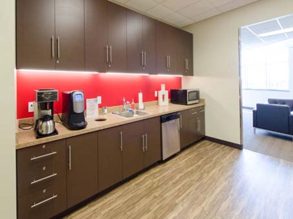 Regus - North Carolina, Winston-Salem - St. George Square - Winston Salem, NC
