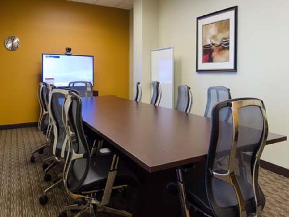 Regus - North Carolina, Winston-Salem - St. George Square - Winston Salem, NC