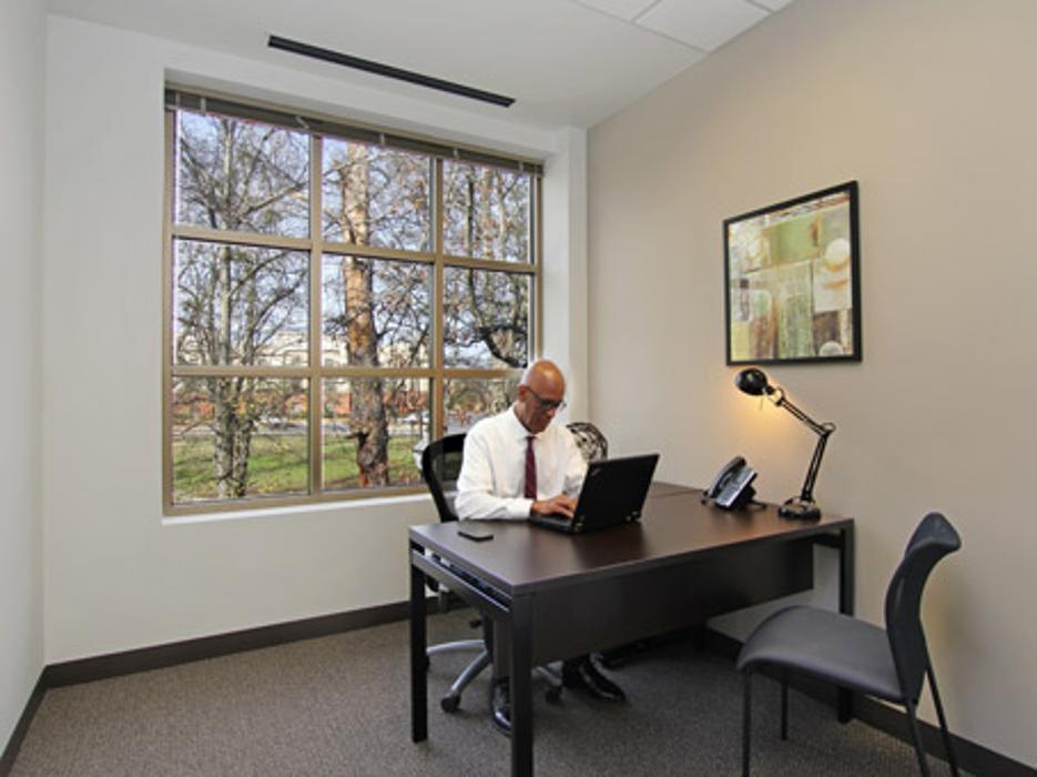 Regus - Georgia, Fayetteville - Main Street Office Center - Fayetteville, GA