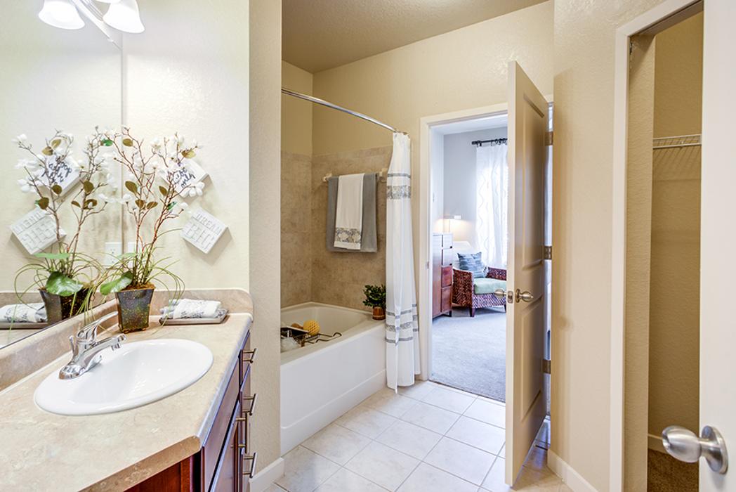 Coventry Park Apartments - Jacksonville, FL