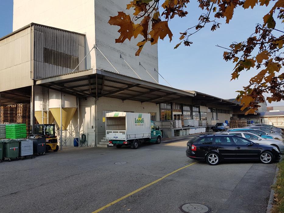 Agrar-Center Subingen, Gewerbestrasse in Subingen