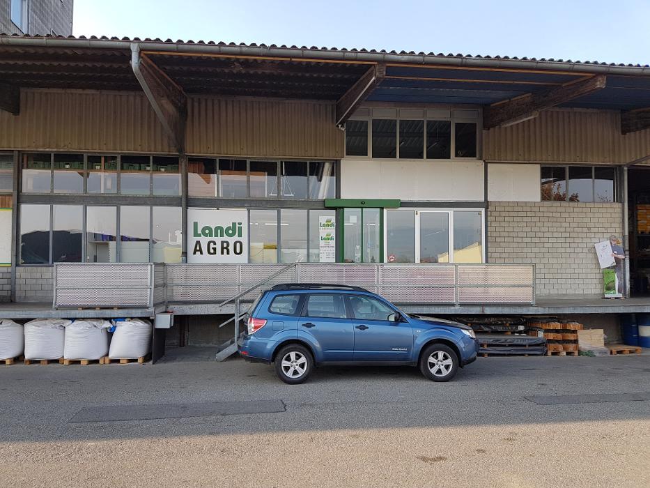 Agrar-Center Subingen, Gewerbestrasse in Subingen