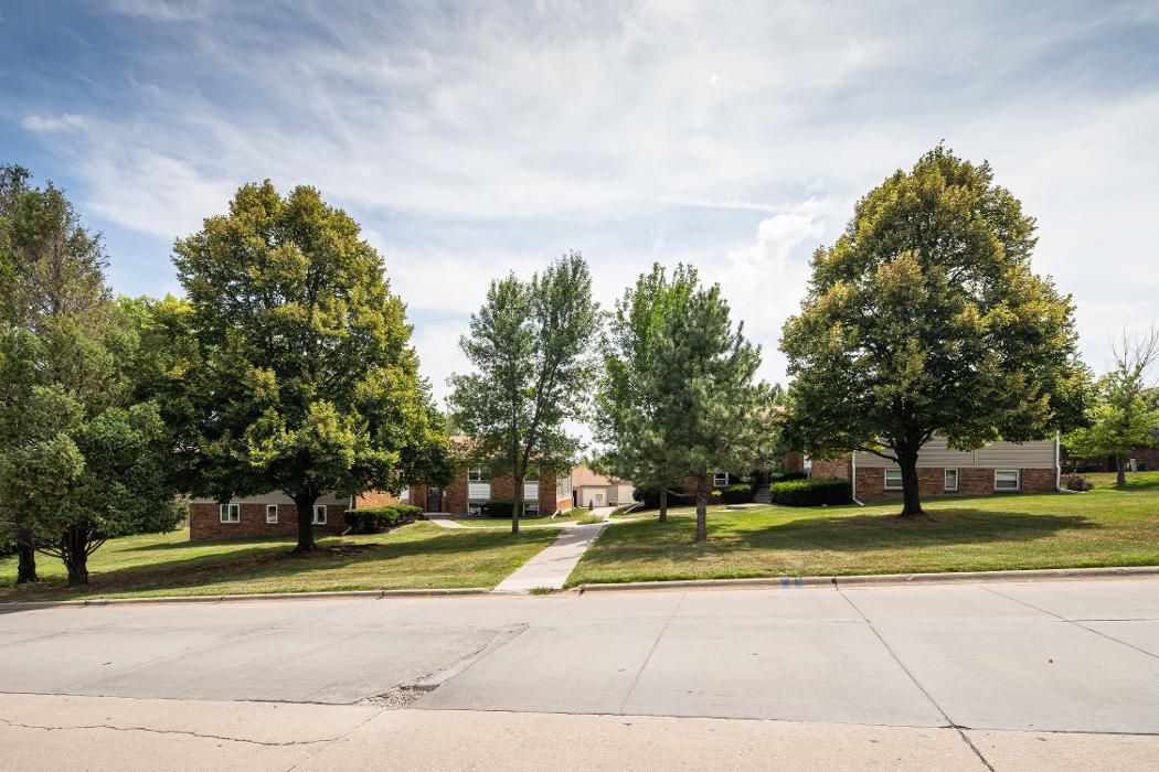 Behm Apartments - Elkhorn, NE